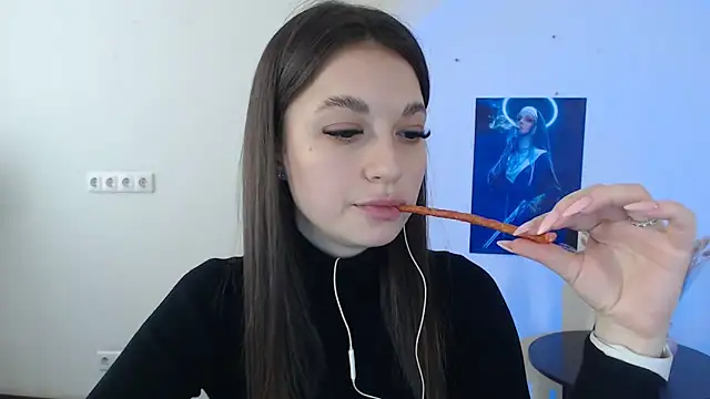 Snapshot of Eva_Eldis chatting on 03-07-25, 01:40 Eva Eldis online show from 03-07-25, 01:40