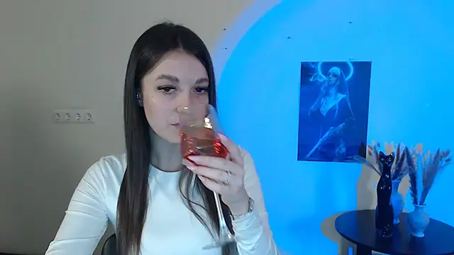 Snapshot of Eva_Eldis chatting on 03-08-25, 05:33 Eva Eldis online show from 03-08-25, 05:33