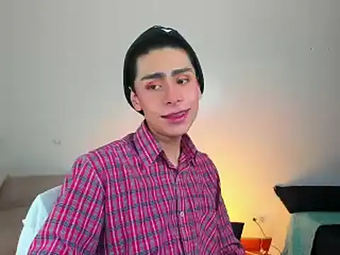 Snapshot of steve__gray chatting on 02-13-25, 02:09 steve  gray online show from 02-13-25, 02:09