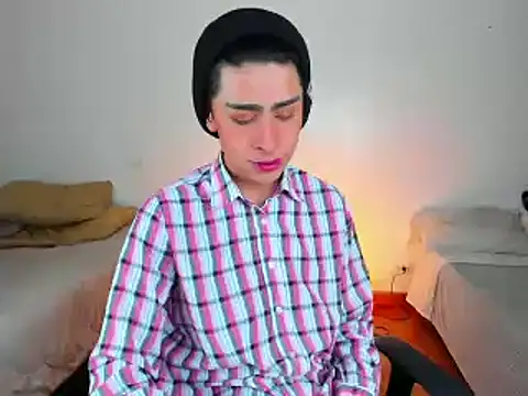 Snapshot of steve__gray chatting on 02-18-25, 02:49 steve  gray online show from 02-18-25, 02:49