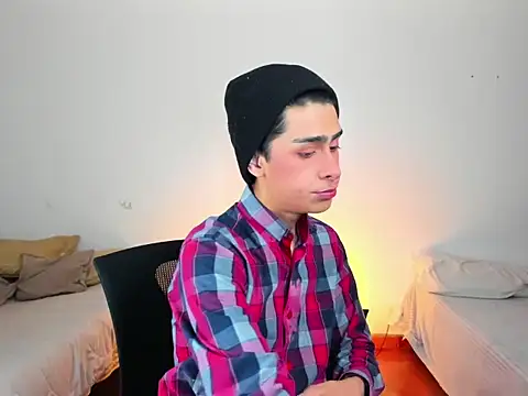 Snapshot of steve__gray chatting on 02-25-25, 02:00 steve  gray online show from 02-25-25, 02:00