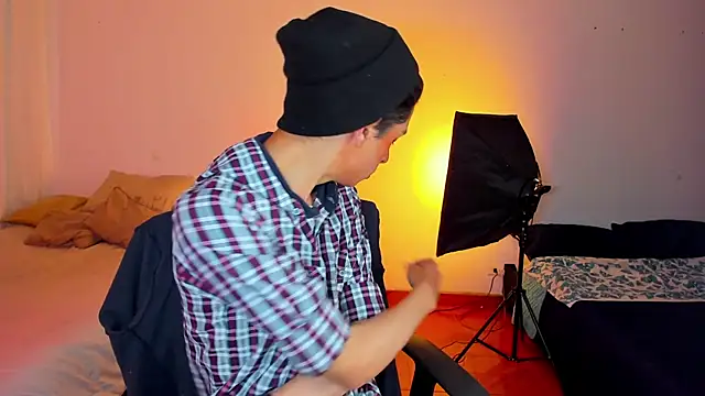 Snapshot of steve__gray chatting on 03-06-25, 06:48 steve  gray online show from 03-06-25, 06:48