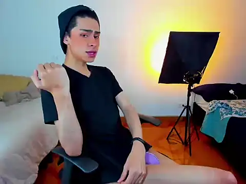 Snapshot of steve__gray chatting on 03-10-25, 07:07 steve  gray online show from 03-10-25, 07:07