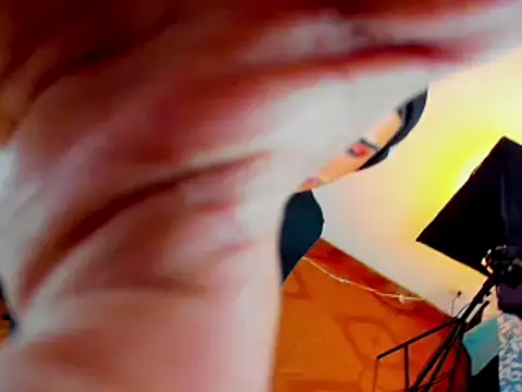 Snapshot of steve__gray chatting on 03-11-25, 07:03 steve  gray online show from 03-11-25, 07:03