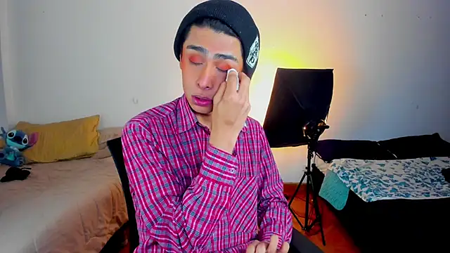 Snapshot of steve__gray chatting on 03-13-25, 06:45 steve  gray online show from 03-13-25, 06:45