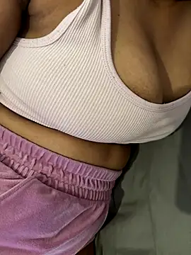 shakybabyx online show from 10-18-25, 09:32