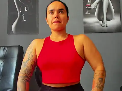 karlyjons12 online show from 11-24-25, 05:45