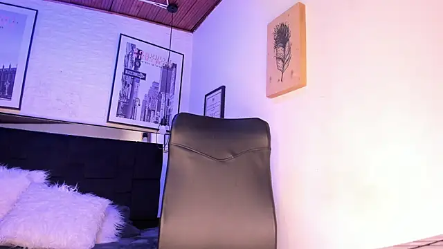 tylla  online show from 12-20-25, 04:08