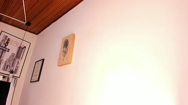 tylla  online show from 12-21-25, 04:08