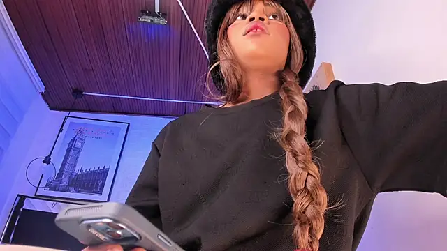 tylla  online show from 01-08-26, 07:49