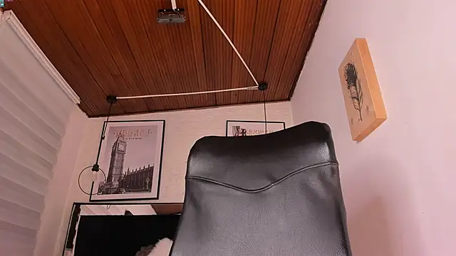 tylla  online show from 01-13-26, 07:41