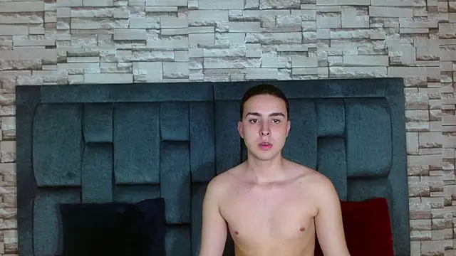 Snapshot of angel_holguin22 chatting on 02-08-25, 04:04 angel holguin22 online show from 02-08-25, 04:04