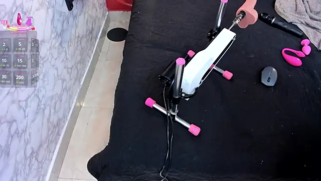 IVISBOUNCYASS online show from 03-31-26, 01:00