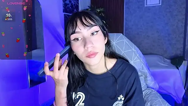 Miaa Lee7 online show from 04-18-26, 08:42