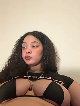 Snapshot of tastylolaaa chatting on 06-12-26, 01:26 tastylolaaa online show from 06-12-26, 01:26