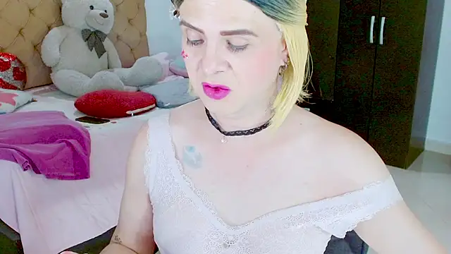 Snapshot of Dolldirtyxxx chatting on 07-08-26, 11:31 Dolldirtyxxx online show from 07-08-26, 11:31