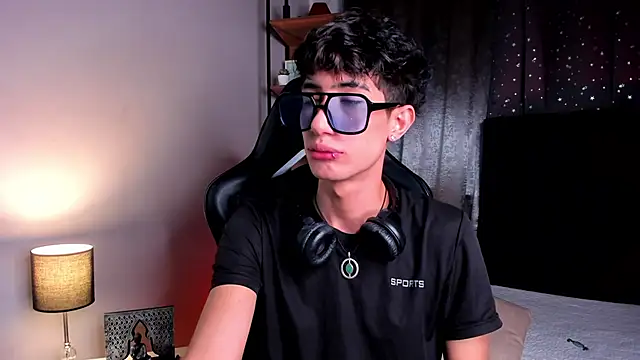 NovaaWheler online show from 11-22-25, 07:02