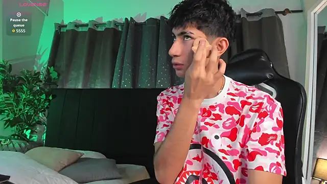 NovaaWheler online show from 03-11-26, 10:54