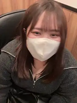 Snapshot of mitarashi_awww chatting on 03-15-25, 11:19 mitarashi awww online show from 03-15-25, 11:19