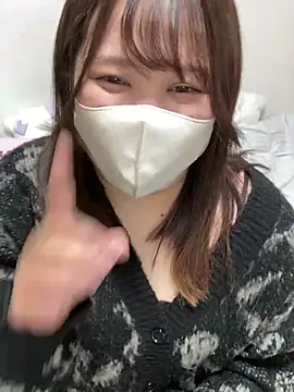 Snapshot of mitarashi_awww chatting on 03-18-25, 10:57 mitarashi awww online show from 03-18-25, 10:57