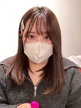 Snapshot of mitarashi_awww chatting on 03-19-25, 12:12 mitarashi awww online show from 03-19-25, 12:12