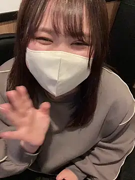 Snapshot of mitarashi_awww chatting on 03-22-25, 04:47 mitarashi awww online show from 03-22-25, 04:47