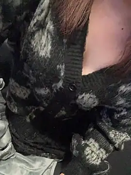 Snapshot of mitarashi_awww chatting on 03-22-25, 09:53 mitarashi awww online show from 03-22-25, 09:53