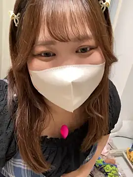 Snapshot of mitarashi_awww chatting on 09-22-25, 09:06 mitarashi awww online show from 09-22-25, 09:06