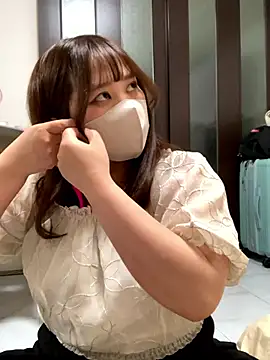 Snapshot of mitarashi_awww chatting on 10-03-25, 02:03 mitarashi awww online show from 10-03-25, 02:03