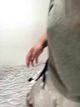 Snapshot of mitarashi_awww chatting on 10-22-25, 09:14 mitarashi awww online show from 10-22-25, 09:14