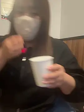 Snapshot of mitarashi_awww chatting on 10-27-25, 03:16 mitarashi awww online show from 10-27-25, 03:16