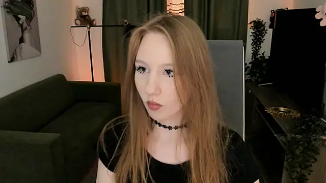 Snapshot of DariaTate chatting on 05-17-26, 11:39 DariaTate online show from 05-17-26, 11:39