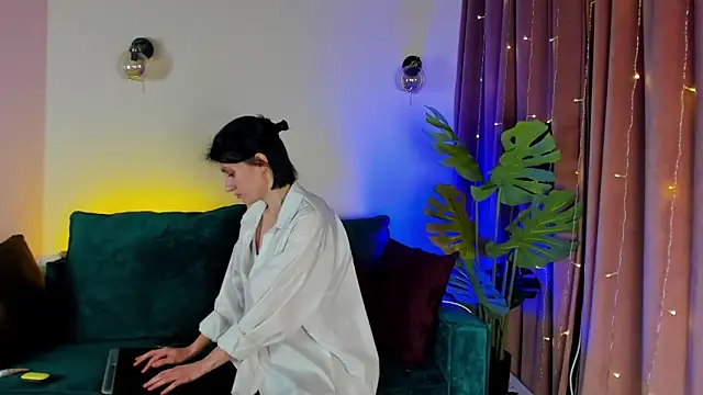 roxy riot  online show from 02-15-25, 01:21