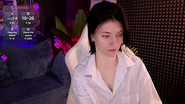 roxy riot  online show from 09-26-25, 01:31