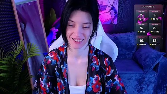 roxy riot  online show from 11-13-25, 01:26