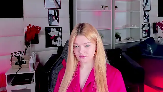 AdeleCartier online show from 03-02-25, 01:04