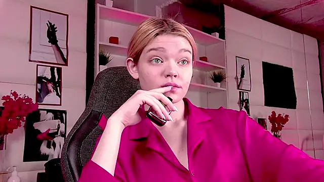 AdeleCartier online show from 03-04-25, 02:49