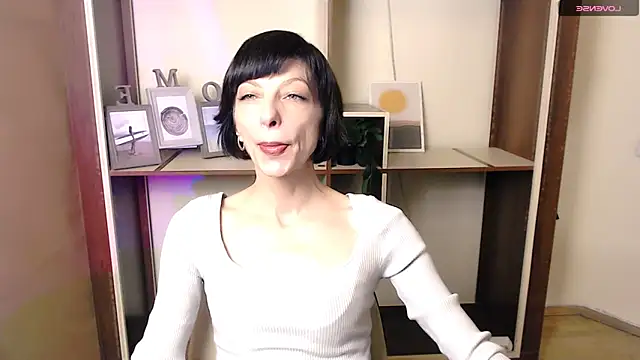  AngeliaFlow  online show from 10-24-25, 07:05