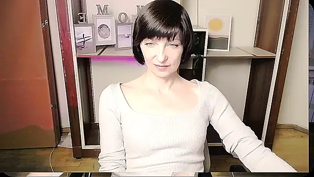 Snapshot of _AngeliaFlow_ chatting on 06-15-26, 09:11 AngeliaFlow online show from 06-15-26, 09:11
