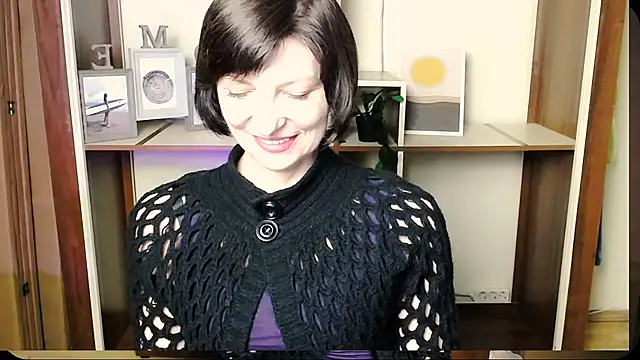 Snapshot of _AngeliaFlow_ chatting on 07-11-26, 07:55 AngeliaFlow online show from 07-11-26, 07:55
