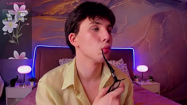 AdrianoAubert online show from 11-21-25, 03:22