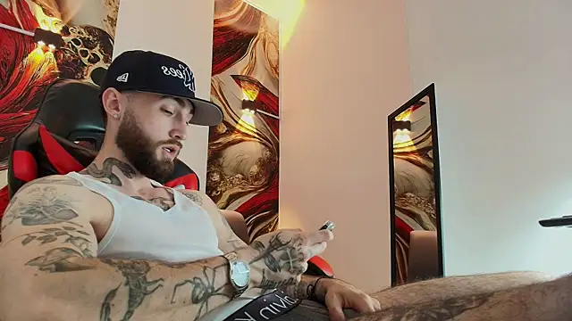 Luke davis01 online show from 11-04-25, 01:32