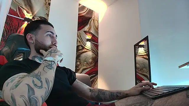 Luke davis01 online show from 12-22-25, 01:19