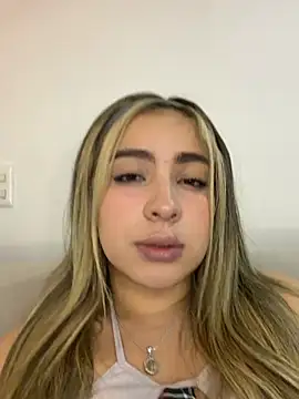 Cloee Rainbow1 online show from 06-20-26, 11:29