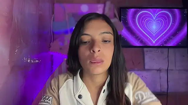 Snapshot of Skye_Moore chatting on 06-23-26, 10:35 Skye Moore online show from 06-23-26, 10:35
