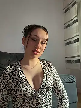 Snapshot of Daria-maus24 chatting on 05-21-26, 06:26 Daria-maus24 online show from 05-21-26, 06:26