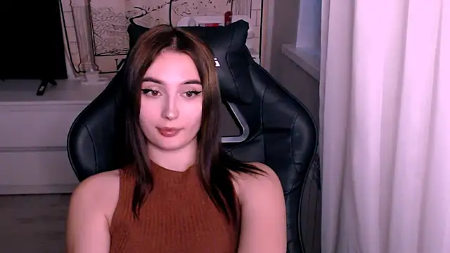 Snapshot of beauty_blonde chatting on 10-04-25, 11:52 beauty blonde online show from 10-04-25, 11:52