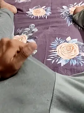 Snapshot of Yashkumar_0697 chatting on 02-20-25, 10:37 Yashkumar 0697 online show from 02-20-25, 10:37