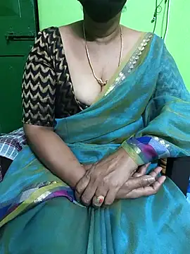 Snapshot of niiveditha chatting on 03-17-25, 10:06 niiveditha online show from 03-17-25, 10:06