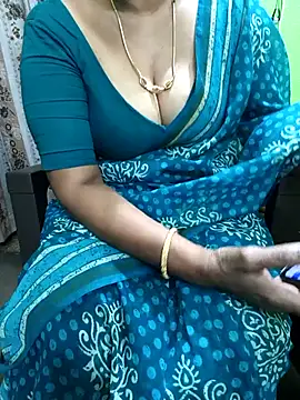 Snapshot of niiveditha chatting on 09-19-25, 02:24 niiveditha online show from 09-19-25, 02:24